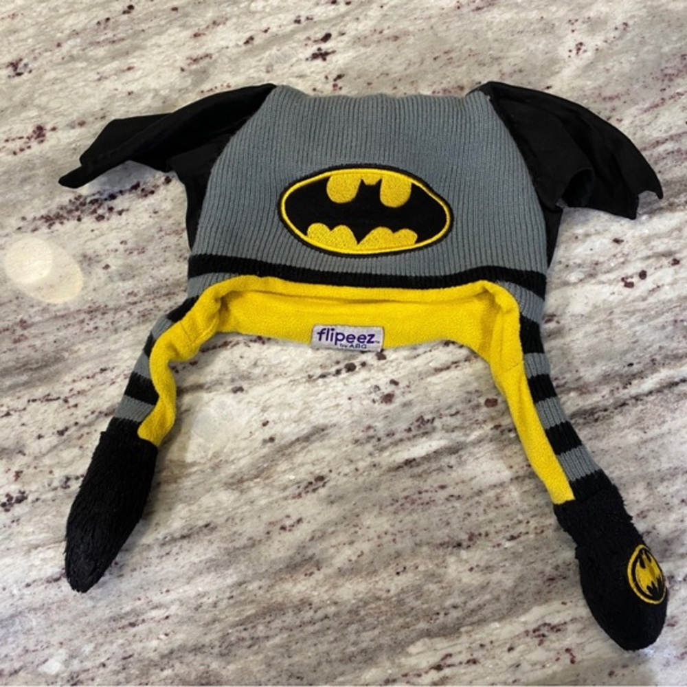 BATMAN | Animated Winter Hat | full coverage | Boys Size M